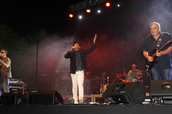 Danza Invisible y Blues Band de Granada pusieron  el broche final al Festival de Noches en el Castillo de La Herradura con grandes actuaciones